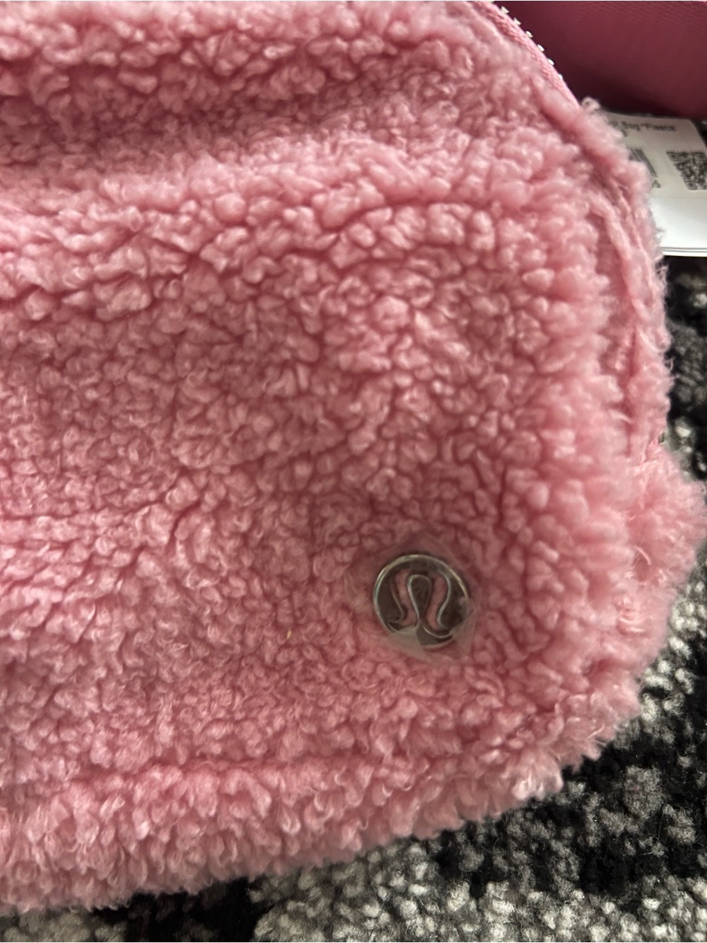 NWT Lululemon Everywhere Belt Bag Fleece Color: Pink Tide / Silver - Picture 2 of 6